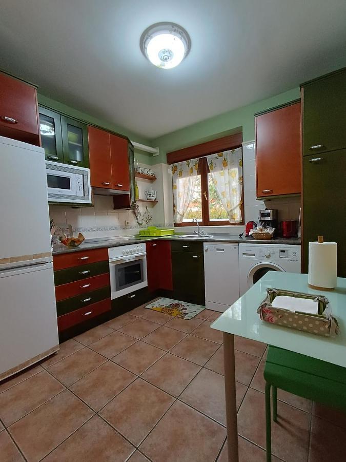 Cuarenta Y Ocho Luces Guest House Burgos Bagian luar foto